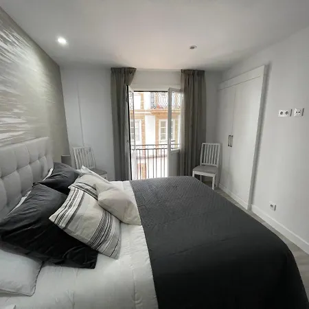 شقة Oktheway Old Town آكورونيا